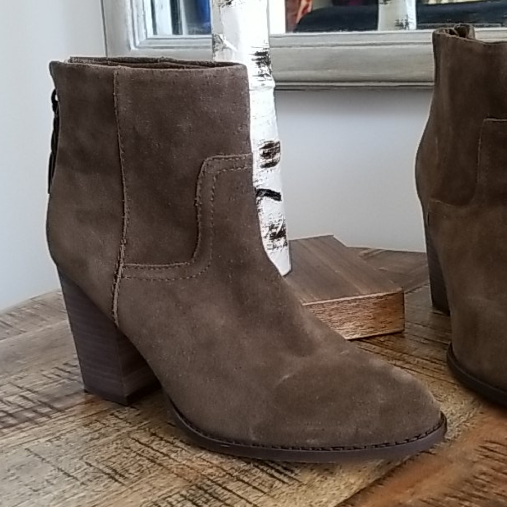 Anthropologie Splendid Suede Chelsea Boots